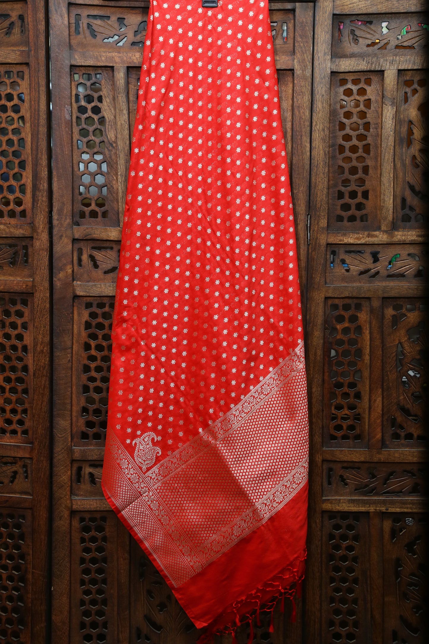Esra's Handloom Banarasi Semi Silk Zari Booti Red Colored Dupatta