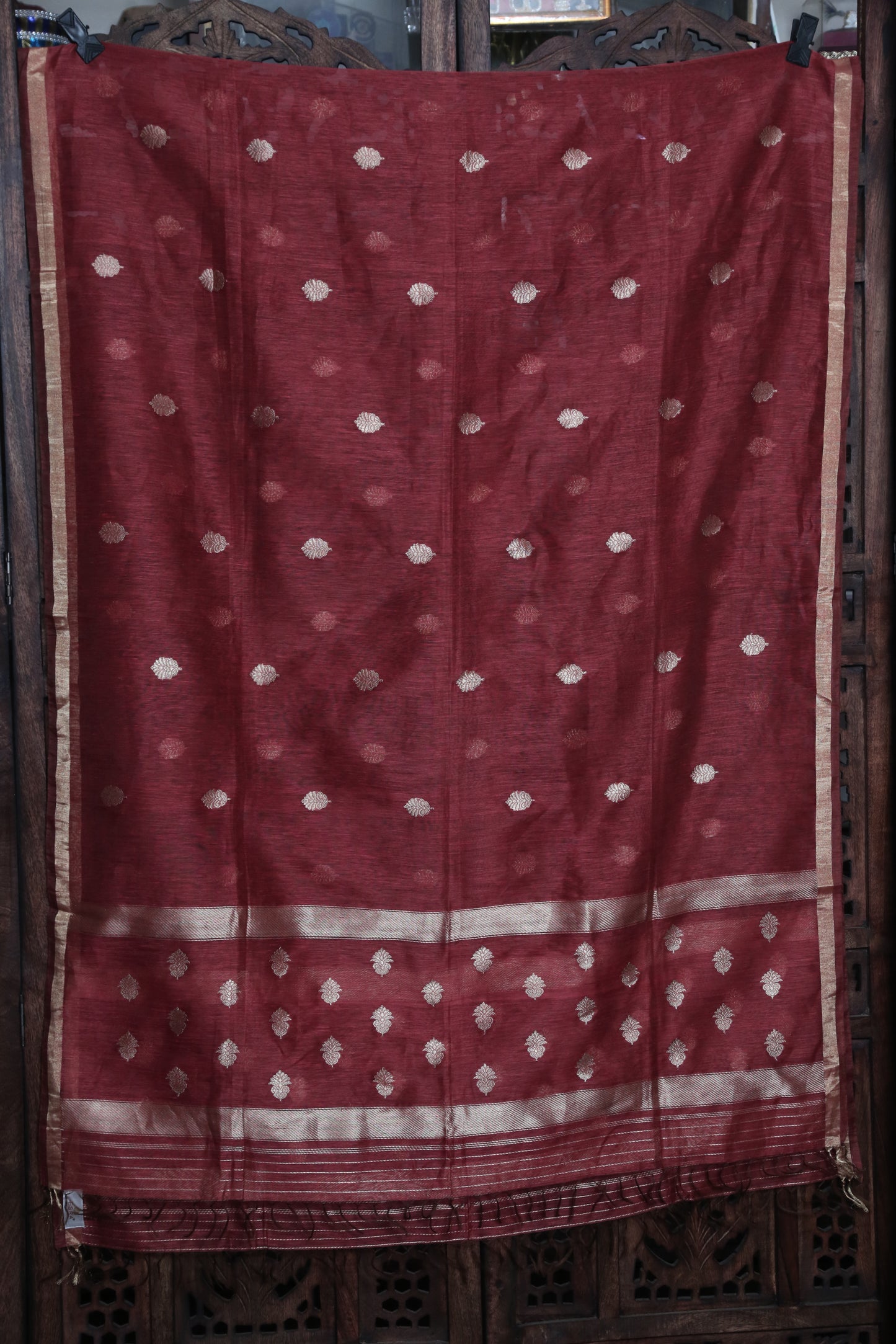 Esra's Handloom Kora Silk Linen Zari Kadwa Booti Dupatta