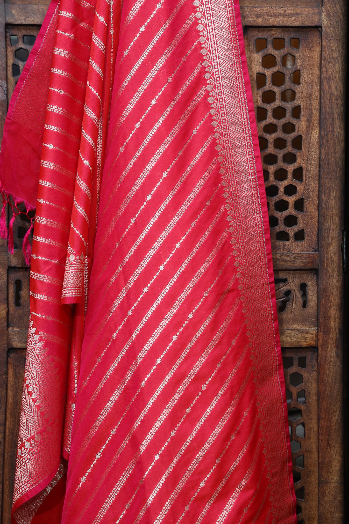 Esra's Handloom Banarasi Semi-Silk Zari Jaal Bright Magenta Colored Dupatta