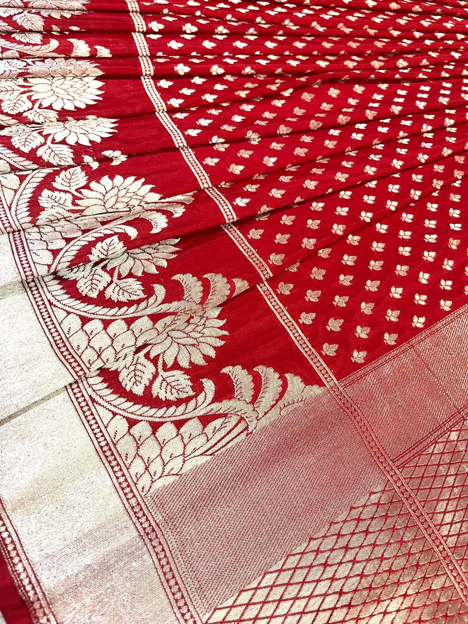 Esra's Handloom/Handwoven Banarasi Red Colored Zari Weaved Katan Silk saree
