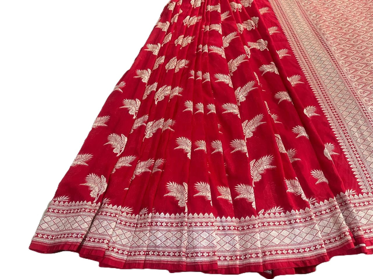 Esra Handloom/Handwoven Banarasi Semi Khaddi Georgette Saree
