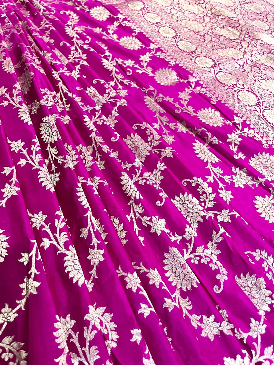 Esra Handloom/Handwoven Banarasi Katan Katwar Silk Saree