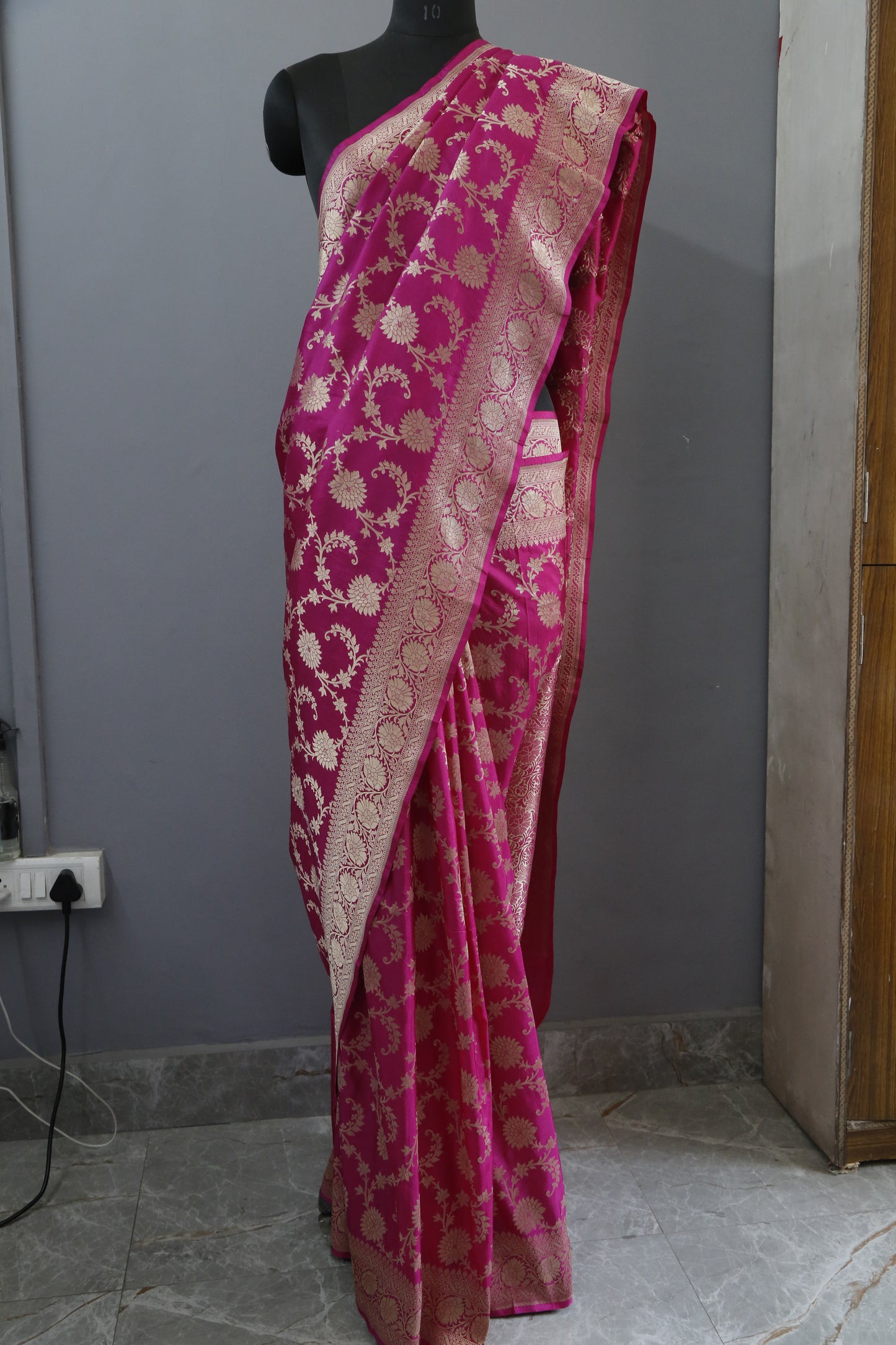 Esra Handloom/Handwoven Banarasi Katan Katwar Silk Saree