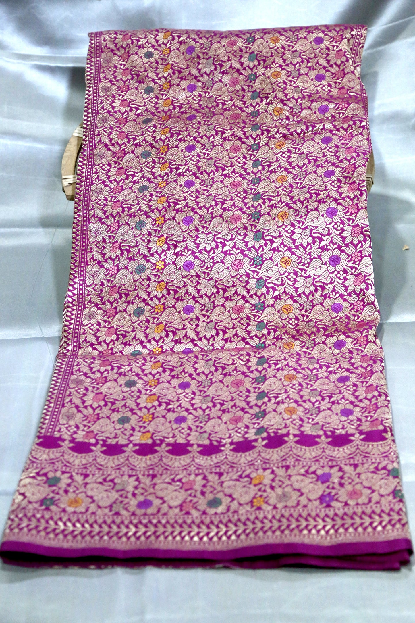 Esra Handloom/Handwoven Banarasi Pure Katan Silk Saree