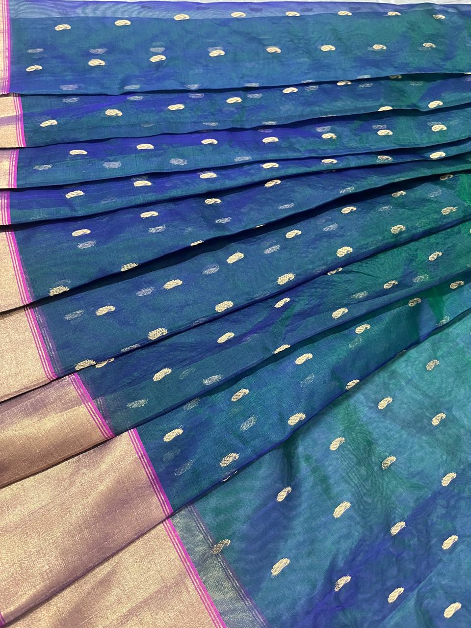 Esra's Handloom/Handwoven Banarasi Fancy Buta Pallu Katan Silk Saree