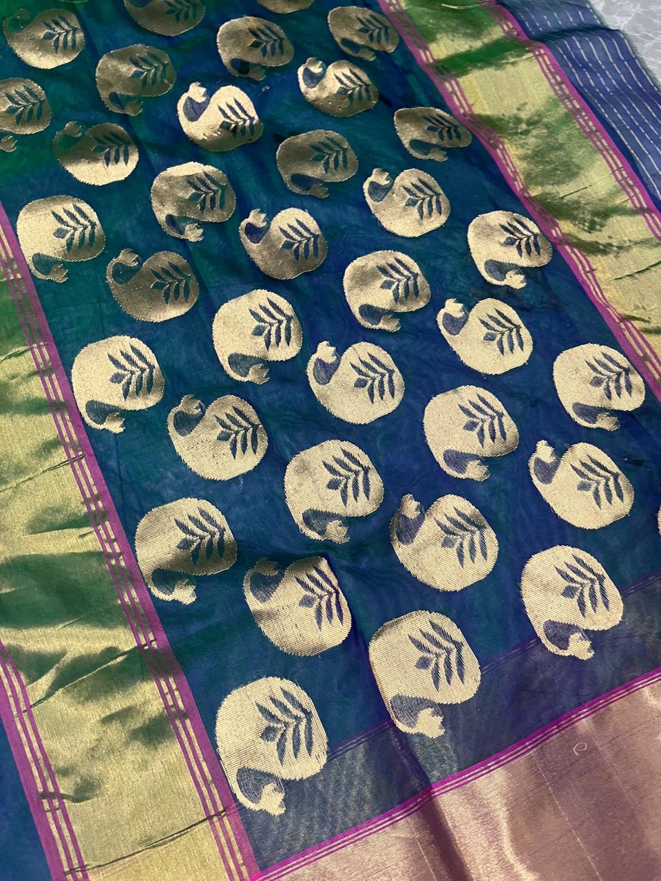 Esra's Handloom/Handwoven Banarasi Fancy Buta Pallu Katan Silk Saree